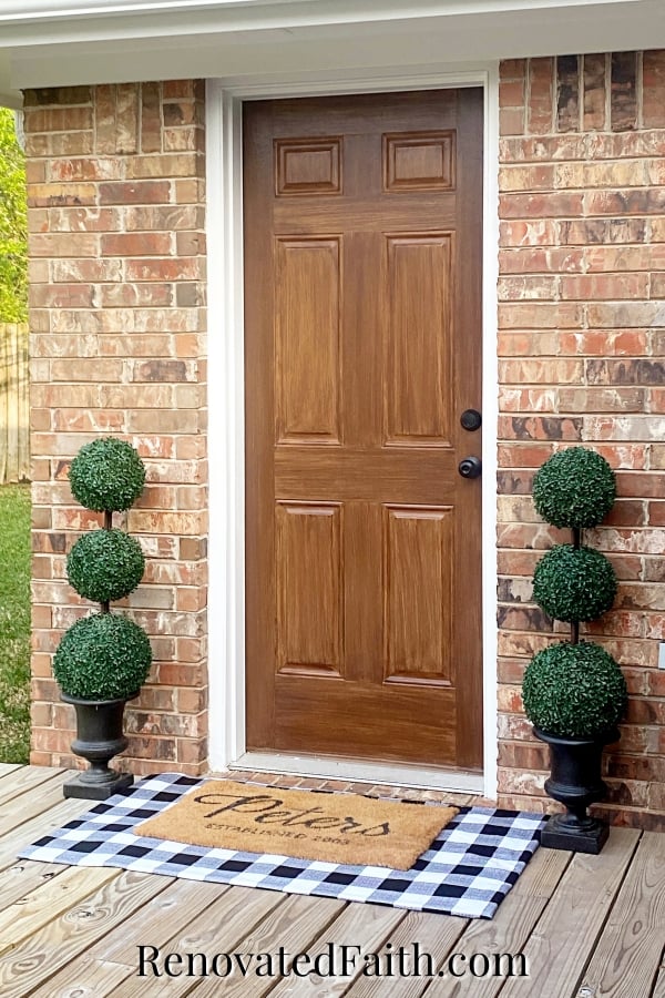 The Beauty of Custom Faux Wood Painting for Homes & Businesses